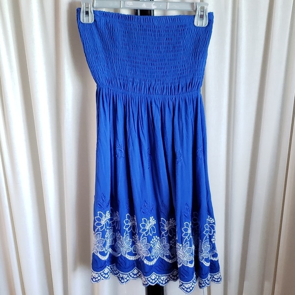 Exist Dresses & Skirts - Beach by Exist embroidered blue/white dress.